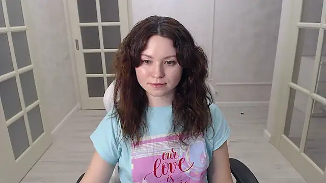 Snapshot of LondonMiley chatting on 12.21.25 LondonMiley online show from 12.21.25