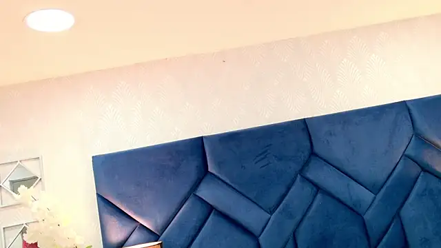 VioletaJhonson online show from 12.20.25