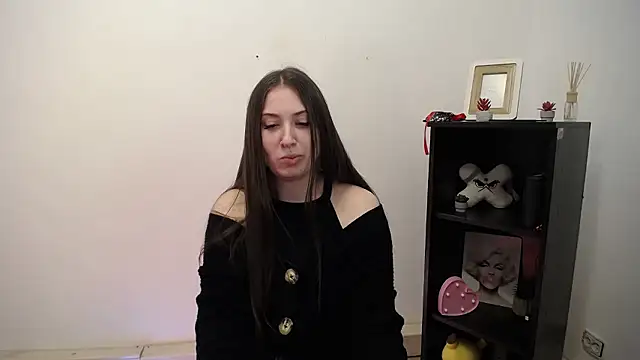 Snapshot of Angel_sileniaaa_ chatting on 01.07.26 Angel sileniaaa online show from 01.07.26