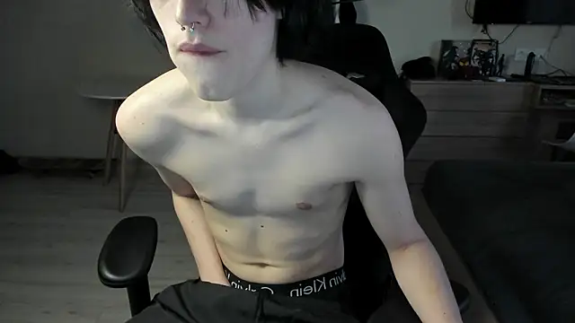 Snapshot of JohnGaliano chatting on 04.01.26 JohnGaliano online show from 04.01.26