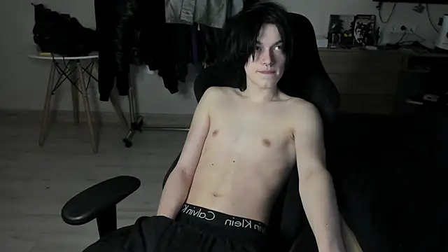 Snapshot of JohnGaliano chatting on 05.25.26 JohnGaliano online show from 05.25.26
