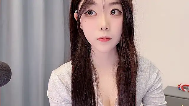 smalldaisy online show from 03.23.26