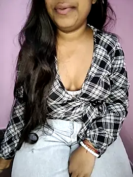 Snapshot of -ALYA chatting on 12.20.25 -ALYA online show from 12.20.25