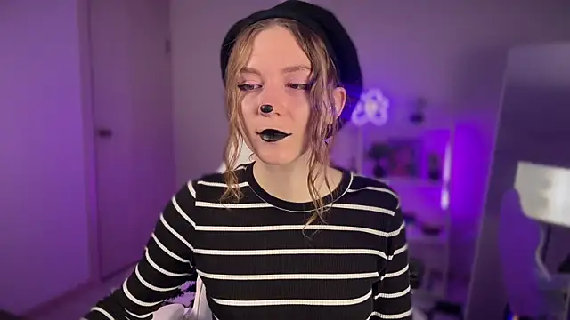 KellySunn online show from 04.12.26