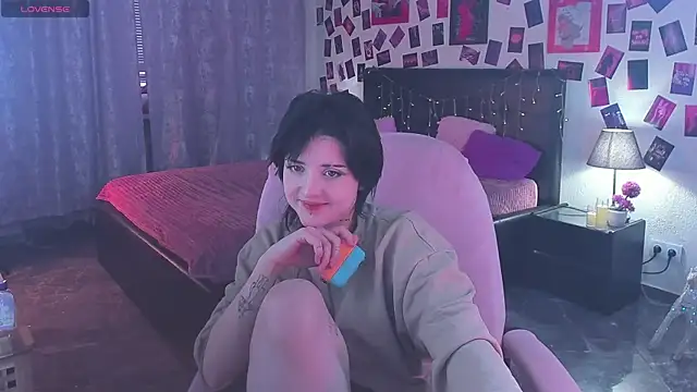 SarahShelby online show from 02.12.26