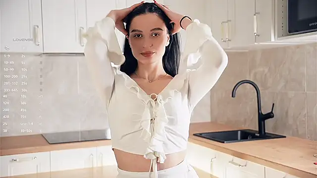 TyraEspina online show from 01.06.26