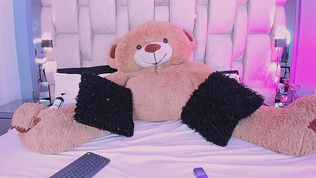 Snapshot of _PaulinaDoll_ chatting on 02.16.26 PaulinaDoll online show from 02.16.26