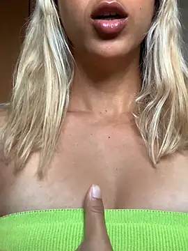 Snapshot of bety13 chatting on 02.13.26 bety13 online show from 02.13.26