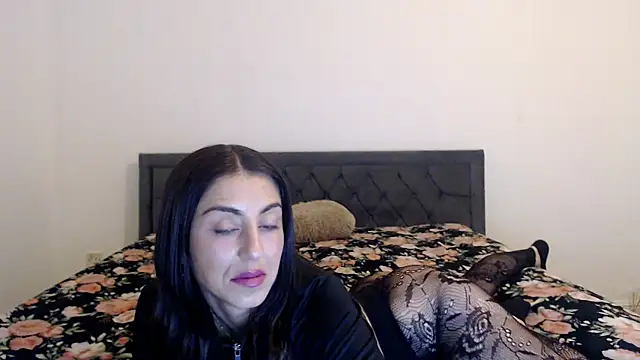 Stella John online show from 09.16.25