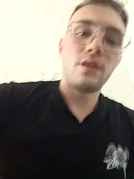 Snapshot of luke25bwc chatting on 12.20.25 luke25bwc online show from 12.20.25