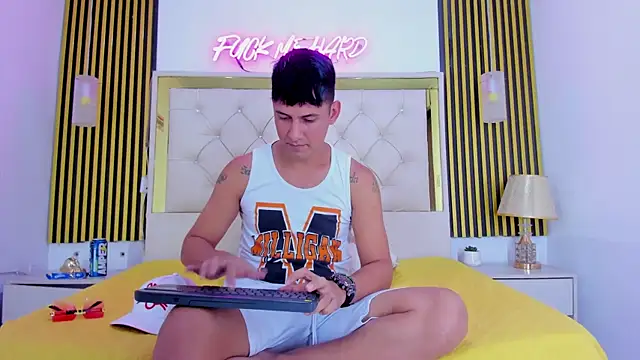 Sweet kevin1 online show from 12.21.25