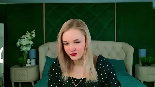 Molly Voss online show from 02.13.26