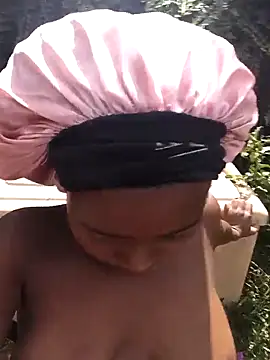 Snapshot of ShyNaughtyBabe chatting on 04.09.26 ShyNaughtyBabe online show from 04.09.26