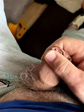 Snapshot of passatwind chatting on 12.21.25 passatwind online show from 12.21.25