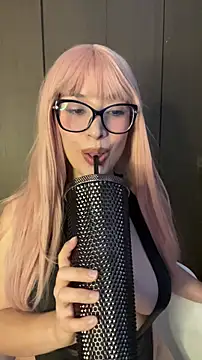 Snapshot of EmmaInPink chatting on 02.14.26 EmmaInPink online show from 02.14.26