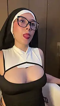 Snapshot of EmmaInPink chatting on 02.21.26 EmmaInPink online show from 02.21.26