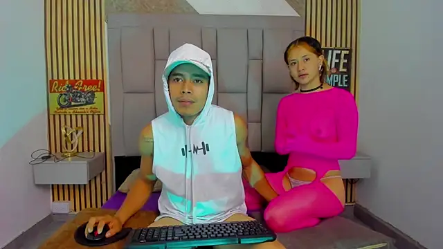 Snapshot of pleasureroomxx chatting on 01.15.26 pleasureroomxx online show from 01.15.26