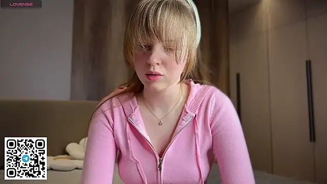 steffi meoww online show from 04.07.26