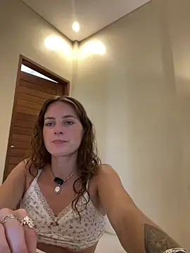Snapshot of miamiamuse chatting on 02.01.26 miamiamuse online show from 02.01.26