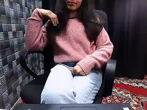 Snapshot of Oily_boobs chatting on 12.22.25 Oily boobs online show from 12.22.25