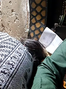 Radhacpl9528 online show from 02.18.26