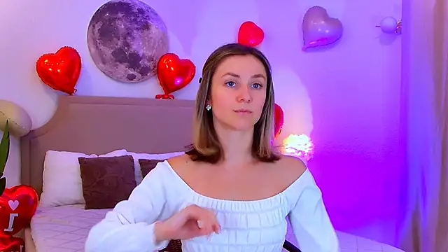 Snapshot of EmeraldGlow chatting on 02.13.26 EmeraldGlow online show from 02.13.26