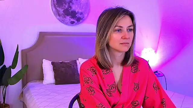 Snapshot of EmeraldGlow chatting on 02.21.26 EmeraldGlow online show from 02.21.26