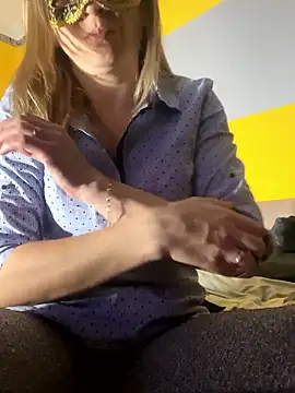 Snapshot of SexyMamiVee chatting on 01.10.26 SexyMamiVee online show from 01.10.26