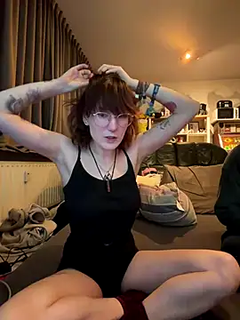 Snapshot of MisterandNiffyNoon chatting on 01.08.26 MisterandNiffyNoon online show from 01.08.26