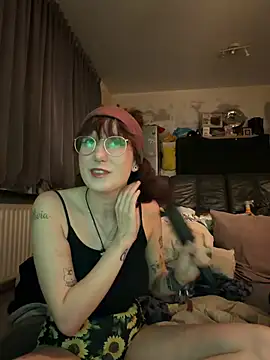 Snapshot of MisterandNiffyNoon chatting on 01.11.26 MisterandNiffyNoon online show from 01.11.26