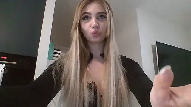 TeenLily online show from 02.25.26