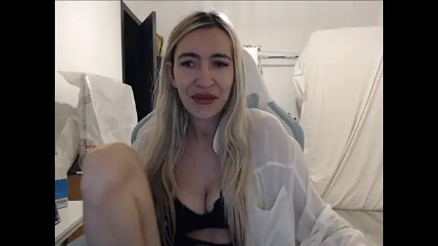 BarbieBlondieGirl online show from 02.22.26