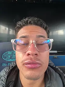 Snapshot of Latin_Paisa_Boy chatting on 04.18.26 Latin Paisa Boy online show from 04.18.26