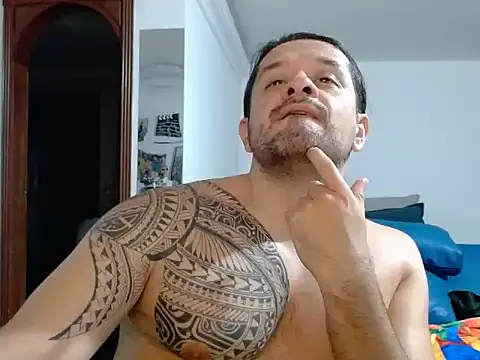 Snapshot of gonzzohunterr chatting on 02.04.26 gonzzohunterr online show from 02.04.26