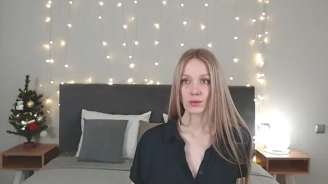 JuliMils online show from 01.11.26