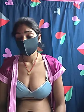 Snapshot of Naughty_Seema chatting on 04.15.26 Naughty Seema online show from 04.15.26