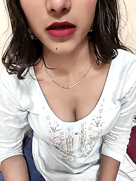Snapshot of Yours-Zeenat chatting on 04.18.26 Yours-Zeenat online show from 04.18.26