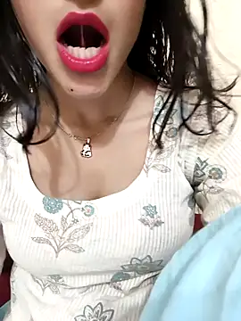 Snapshot of Yours-Zeenat chatting on 05.08.26 Yours-Zeenat online show from 05.08.26