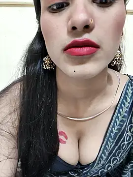Snapshot of Yours-Zeenat chatting on 05.17.26 Yours-Zeenat online show from 05.17.26