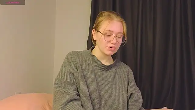 Snapshot of starsonthesky chatting on 01.09.26 starsonthesky online show from 01.09.26