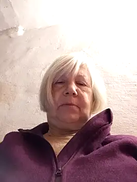 Snapshot of KlaudiaDarling chatting on 01.10.26 KlaudiaDarling online show from 01.10.26