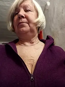 Snapshot of KlaudiaDarling chatting on 01.14.26 KlaudiaDarling online show from 01.14.26