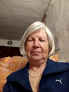 Snapshot of KlaudiaDarling chatting on 04.18.26 KlaudiaDarling online show from 04.18.26