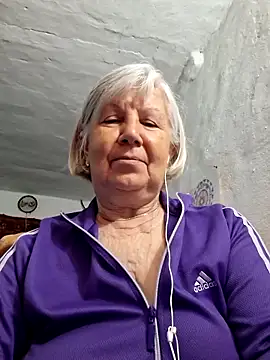 Snapshot of KlaudiaDarling chatting on 04.23.26 KlaudiaDarling online show from 04.23.26