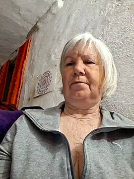 Snapshot of KlaudiaDarling chatting on 05.08.26 KlaudiaDarling online show from 05.08.26