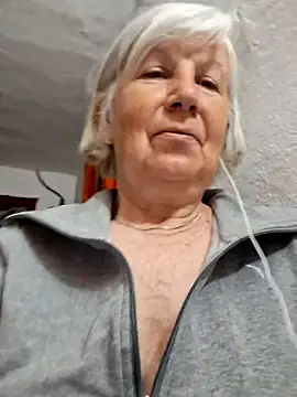 Snapshot of KlaudiaDarling chatting on 05.09.26 KlaudiaDarling online show from 05.09.26
