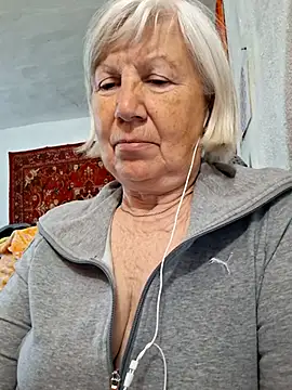 Snapshot of KlaudiaDarling chatting on 05.11.26 KlaudiaDarling online show from 05.11.26