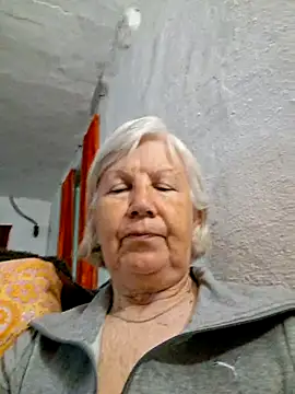 Snapshot of KlaudiaDarling chatting on 05.14.26 KlaudiaDarling online show from 05.14.26
