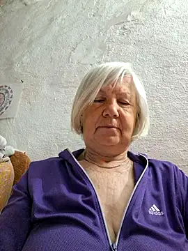 Snapshot of KlaudiaDarling chatting on 05.19.26 KlaudiaDarling online show from 05.19.26