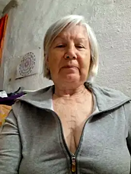 Snapshot of KlaudiaDarling chatting on 05.19.26 KlaudiaDarling online show from 05.19.26
